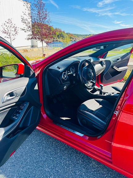 Mercedes-Benz A180 24 of 30