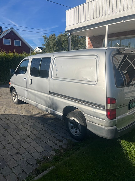 Toyota HiAce 5 of 18