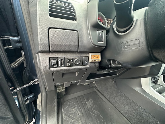 Isuzu D-max 9 of 24