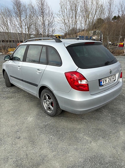 Skoda Fabia 2 of 16