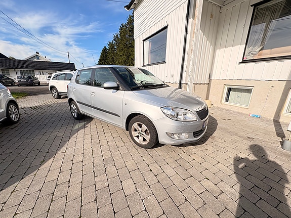 Skoda Fabia 2 of 9