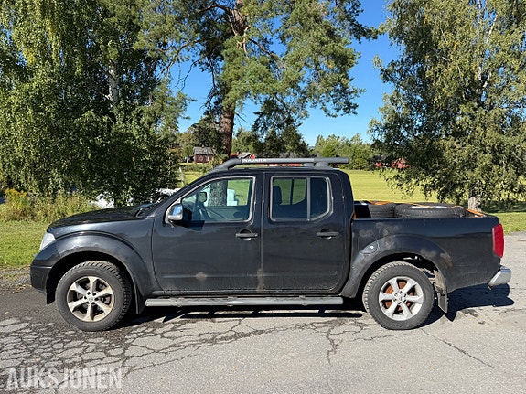 Nissan Navara 2 of 30