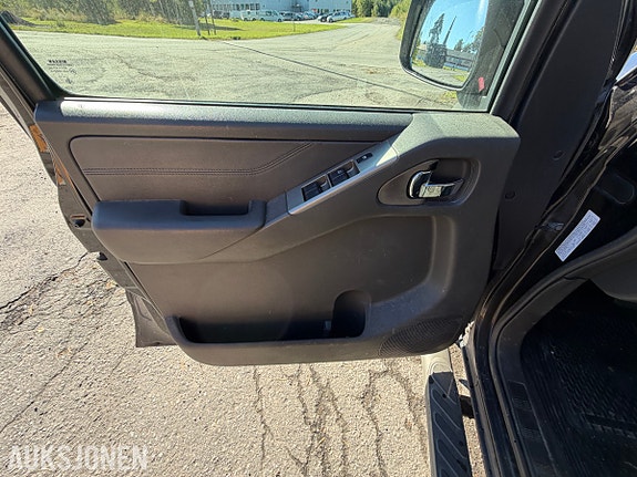 Nissan Navara 28 of 30
