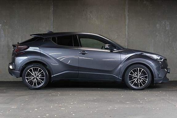 Toyota C-HR 6 of 27