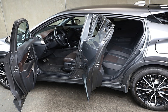 Toyota C-HR 14 of 27