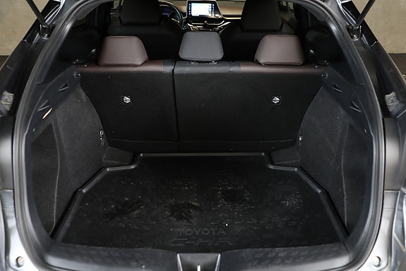 Toyota C-HR 27 of 27