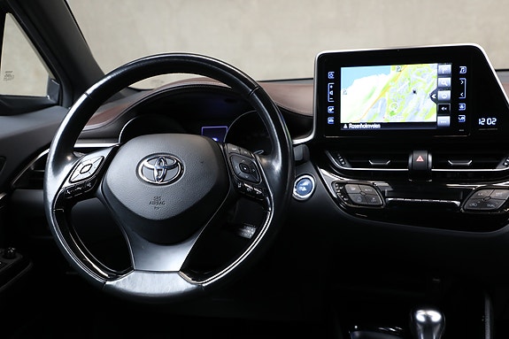 Toyota C-HR 17 of 27