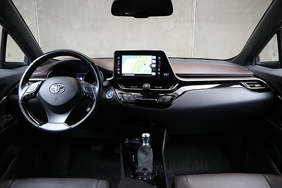 Toyota C-HR 16 of 27
