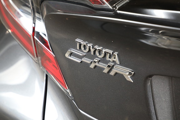 Toyota C-HR 12 of 27