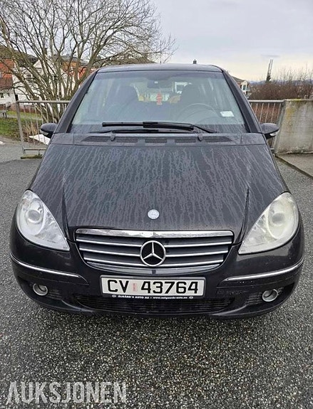 Mercedes-Benz A-Klasse 2 of 15