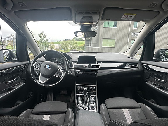 BMW 225xe 5 of 9