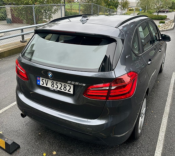 BMW 225xe 4 of 9
