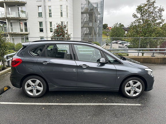 BMW 225xe 3 of 9