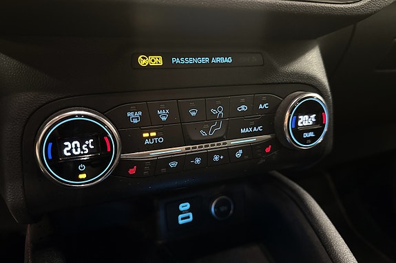 Ford Kuga 23 of 29