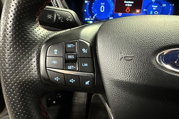 Ford Kuga 13 of 29