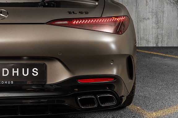 Mercedes-Benz SL63 9 of 30
