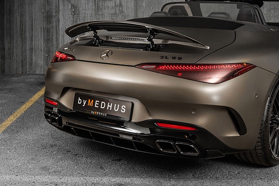 Mercedes-Benz SL63 3 of 30