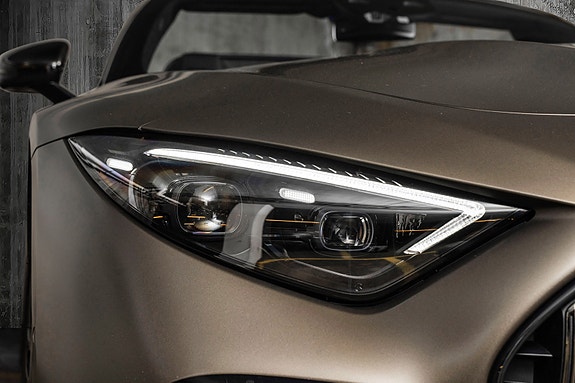 Mercedes-Benz SL63 13 of 30