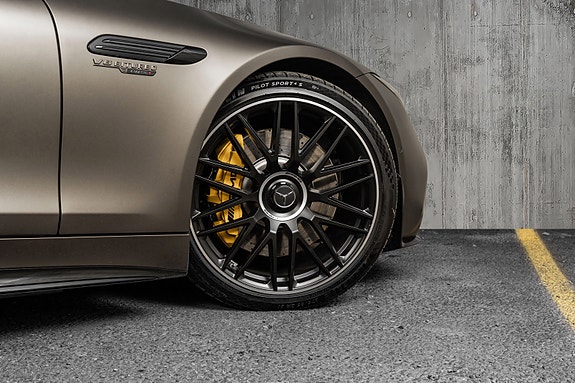 Mercedes-Benz SL63 24 of 30