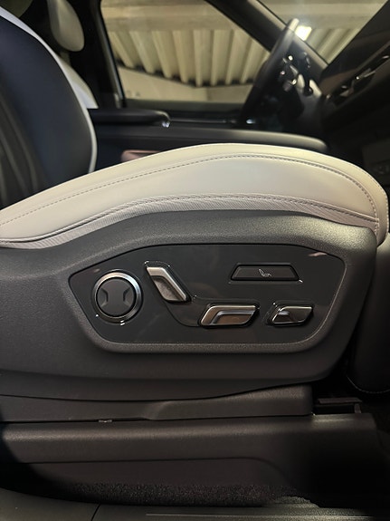 Kia EV9 23 of 30