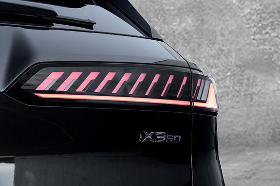 BMW iX3 9 of 30