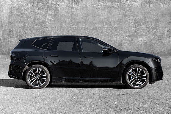 BMW iX3 12 of 30