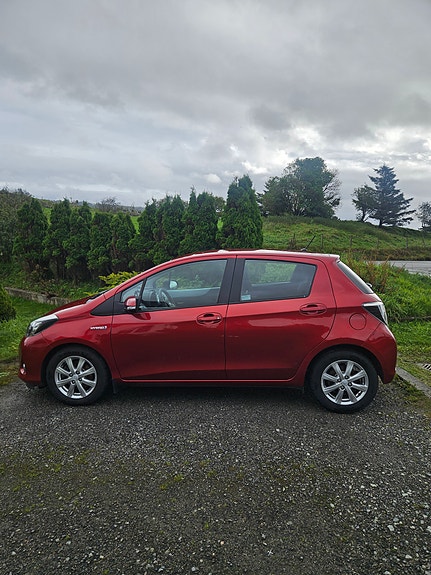Toyota Yaris 4 of 18