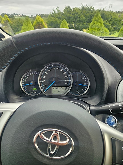 Toyota Yaris 9 of 18