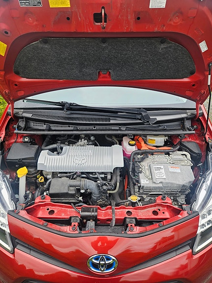 Toyota Yaris 15 of 18