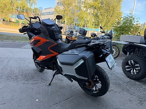 KTM 1290 Super Adventure S 9 of 10