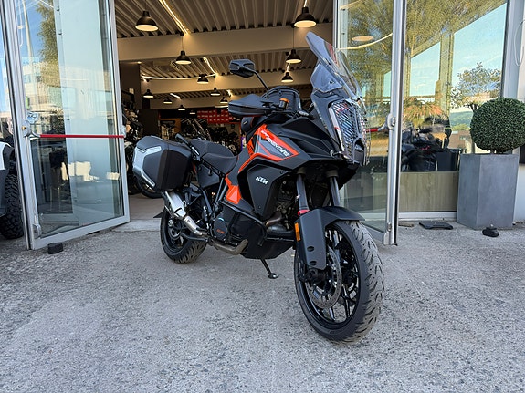 KTM 1290 Super Adventure S 2 of 10