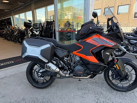 KTM 1290 Super Adventure S 10 of 10