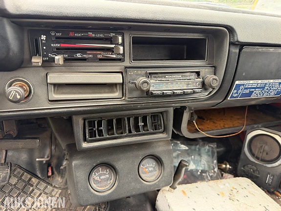 Toyota HiLux 17 of 30