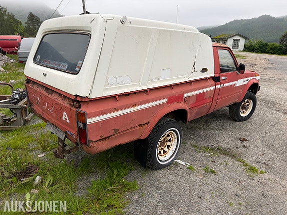 Toyota HiLux 5 of 30