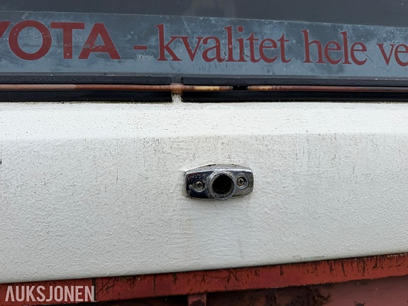 Toyota HiLux 26 of 30