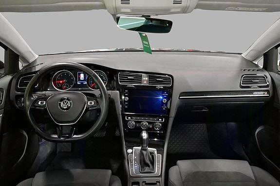 Volkswagen Golf VII 10 of 22