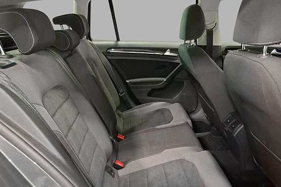 Volkswagen Golf VII 17 of 22