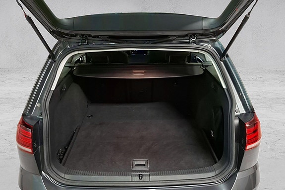 Volkswagen Golf VII 18 of 22