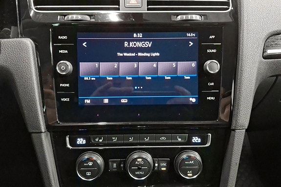 Volkswagen Golf VII 14 of 22