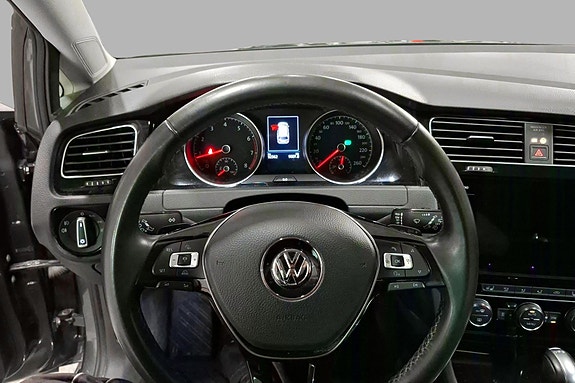 Volkswagen Golf VII 12 of 22