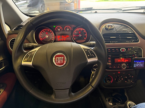 Fiat Punto 15 of 25