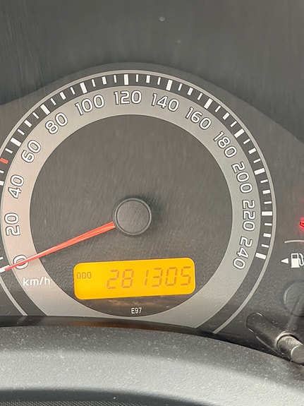 Toyota Auris 7 of 9