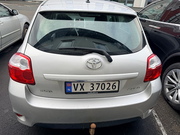Toyota Auris 3 of 9
