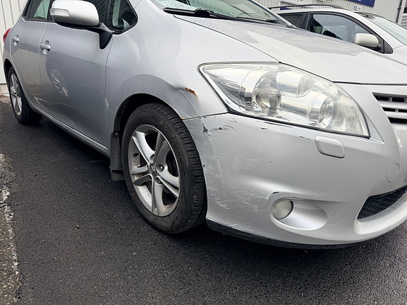 Toyota Auris 6 of 9