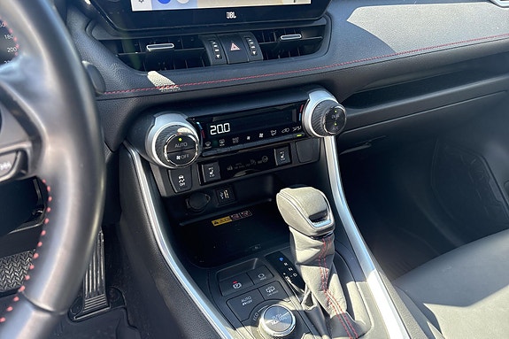 Toyota RAV4 7 of 10