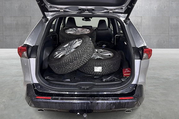 Toyota RAV4 10 of 13