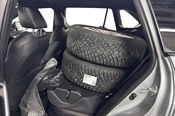 Toyota RAV4 9 of 13
