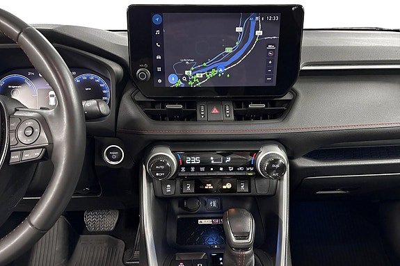 Toyota RAV4 7 of 13