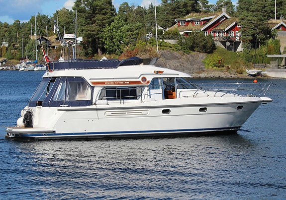 TIDLØS ELEGANSE: Storebro 410 Commander - GI BUD 4 of 30