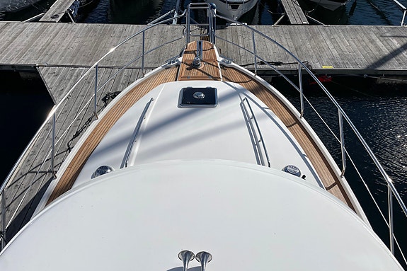 TIDLØS ELEGANSE: Storebro 410 Commander - GI BUD 28 of 30